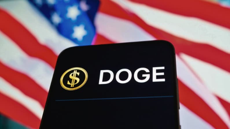 Servicio DOGE de EE. UU. "podría seguir trabajando" tras su cierre formal, afirma organismo de control