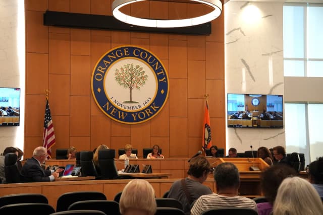 Sesión ordinaria de la Legislatura del Condado de Orange en Goshen, Nueva York, el 6 de agosto de 2026. (Oliver Mantyk/The Epoch Times).