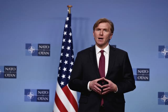 El subsecretario de Guerra para Políticas de Estados Unidos, Elbridge Colby, asiste a una reunión de ministros de Defensa de la OTAN en la sede de la Alianza en Bruselas, Bélgica, el 12 de febrero de 2026. (Reuters/Tom Nicholson).