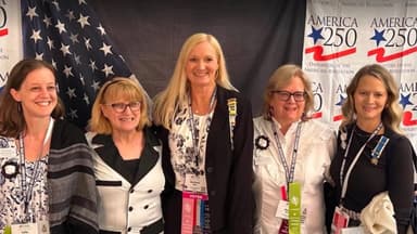 Controversia sobre miembros transgénero sacude a las "Hijas de la Revolución Americana"