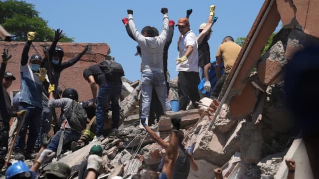 Colombia declara "desastre nacional" con 111 muertos tras sismo de 7.4