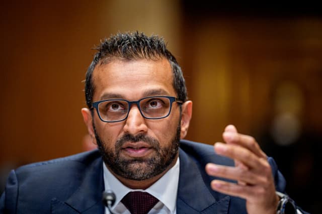 El director del FBI, Kash Patel, interviene durante una audiencia del Comité de Asignaciones del Senado en el Capitolio, el 8 de mayo de 2025, en Washington. Patel testificó ante el Subcomité de Comercio, Justicia, Ciencia y Agencias Relacionadas acerca del presupuesto del FBI para el año fiscal 2026. (Andrew Harnik/Getty Images).