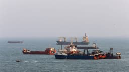 AIE reduce previsión de oferta mundial de petróleo por crisis en Ormuz