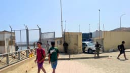 España y Marruecos refuerzan la frontera de Ceuta ante llamados en línea a un nuevo cruce masivo