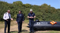 El primer ministro británico pide a zonas ricas acoger inmigrantes ilegales