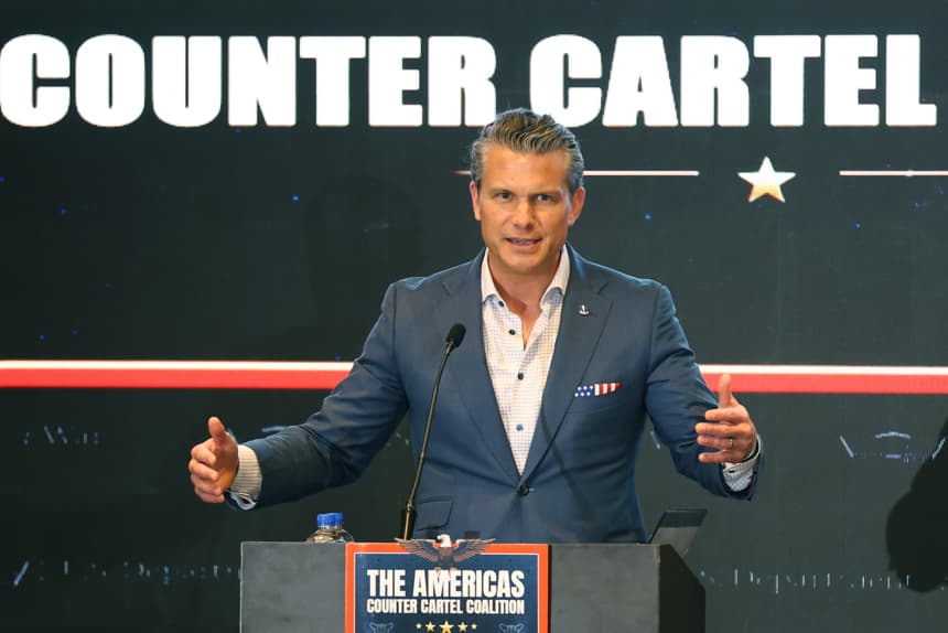 El secretario de Guerra de EE.UU., Pete Hegseth, fue captado este 12 de agosto, al intervenir en la reunión de la Coalición Contra los Carteles de las Américas (A3C), que reúne a jefes de fuerzas de seguridad de diecinueve países del continente, en Ciudad de Panamá (EFE/Carlos Lemos)