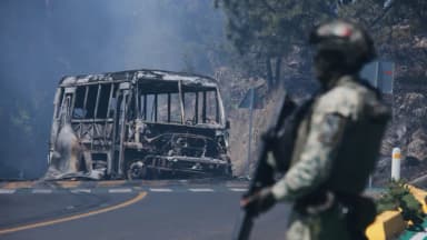 EE. UU.: Presuntos afiliados al CJNG intentaron comprar armas en República Checa