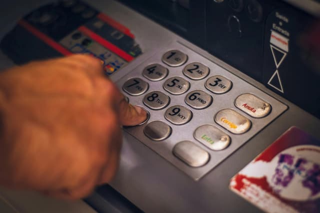 Lo que los cajeros automáticos nos enseñan sobre la IA. (Eduardo Soares/Unsplash.com).