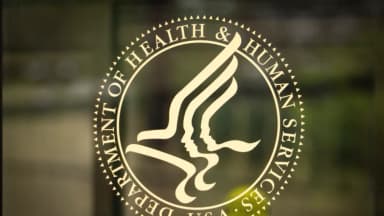 Acusan de fraude a pediatras de “afirmación de género”: Informe del HHS