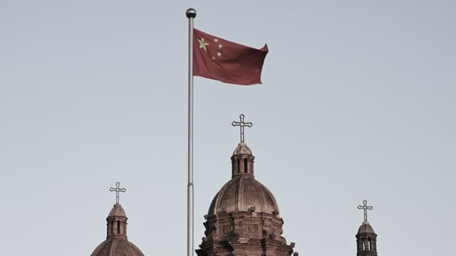 Escrutinio religioso de China se extiende de trabajadores de hospitales públicos a padres de estudiantes