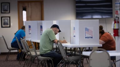 Michigan acusa a cinco no ciudadanos de presuntamente votar en las elecciones de 2024