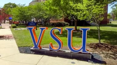 Un herido grave y cuatro lesionados tras tiroteo en la Universidad de Virginia
