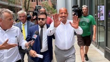 Acusan a alcalde de Massachusetts de usar un préstamo por COVID para su campaña electoral y para pagar deudas