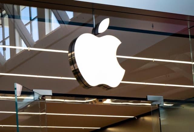 Una tienda de Apple en Manhattan Beach, California, el 25 de marzo de 2025. (John Fredricks/The Epoch Times)
