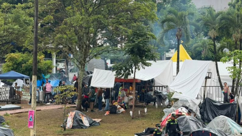 Las lluvias golpean a Pereira y dificultan la atención de los afectados por el terremoto
