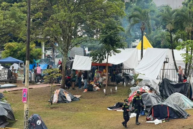 Las lluvias golpean a Pereira y dificultan la atención de los afectados por el terremoto