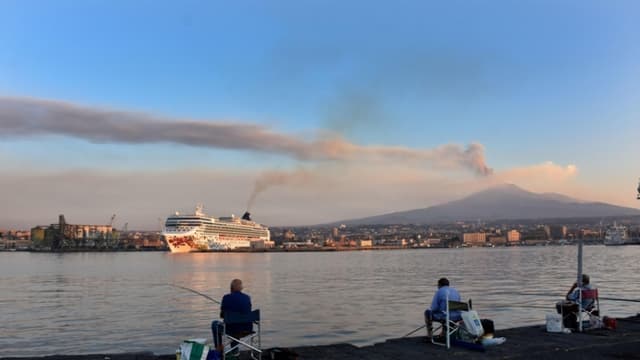 Un rayo mata a un turista de EE. UU. mientras escalaba el volcán Etna