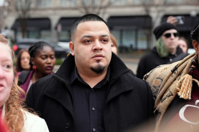 Kilmar Abrego García llega al juzgado federal de Nashville, Tennessee, el 26 de febrero de 2026. (Foto AP/George Walker IV)