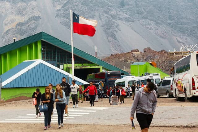 Aduana del Paso Internacional Los Libertadores, en la frontera entre Chile y Argentina, el 13 de enero de 2018. (CLAUDIO REYES/AFP vía Getty Images)