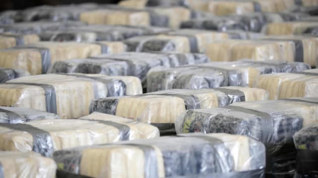 México incauta más de 1.6 toneladas de cocaína flotando frente a Michoacán