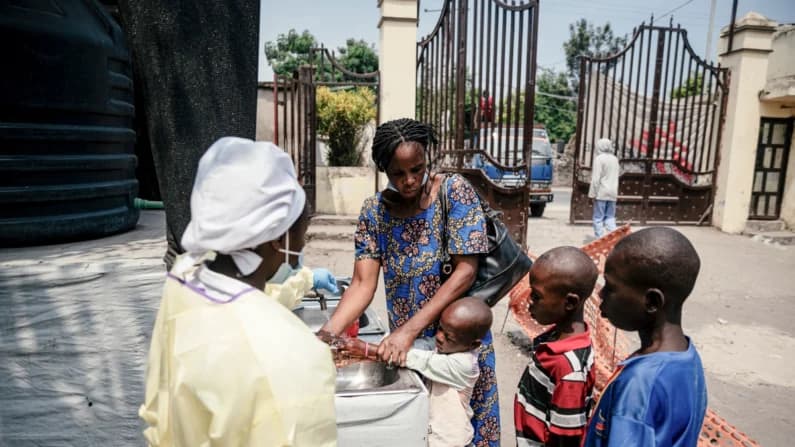 El ébola en Congo podría controlarse en 3 meses: OMS