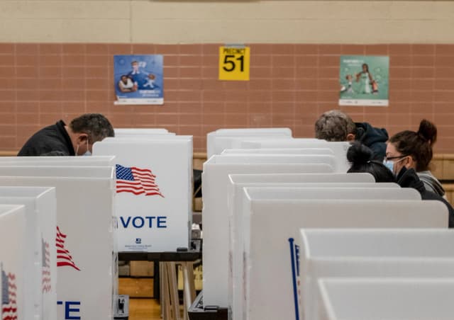 Los residentes emitieron sus votos en Flint, Michigan, el 3 de noviembre de 2020. (Seth Herald/AFP vía Getty Images).