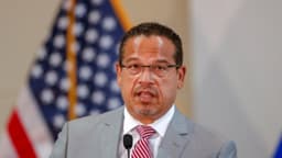 Fiscal general de Minnesota demanda a Texas para extraditar a agente del ICE