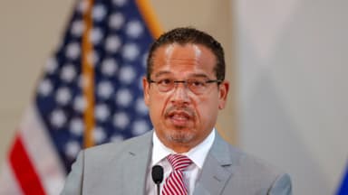 Fiscal general de Minnesota demanda a Texas para extraditar a agente del ICE