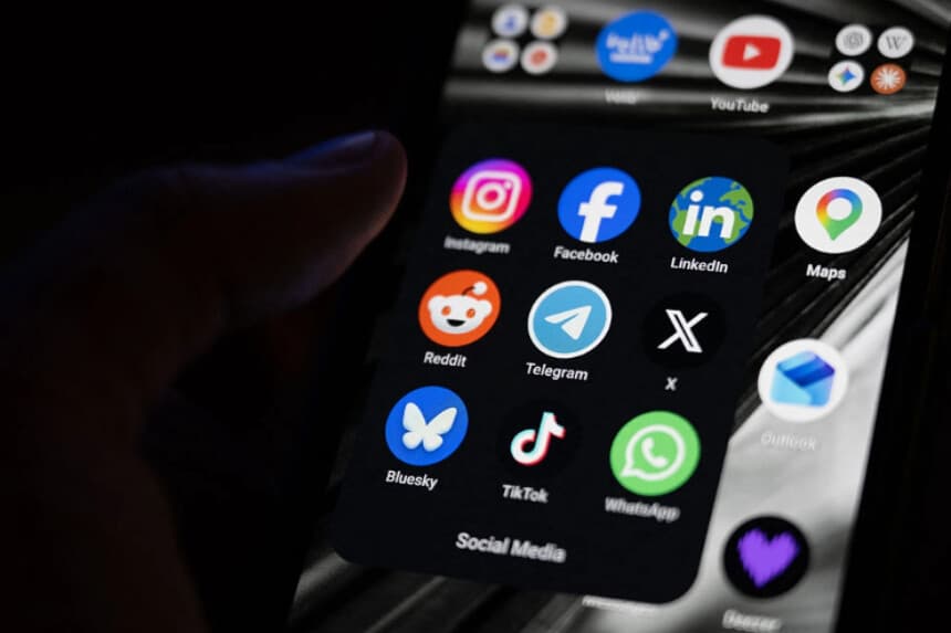 Grandes tecnológicas admiten que menores de 16 aún accedan a redes sociales pese a prohibición