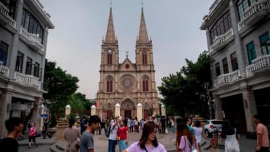 China aumenta las restricciones que enfrentan los católicos para practicar su fe