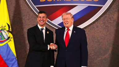 Un nuevo grupo de 25 migrantes llega a Paraguay tras ser rechazado por EE. UU.