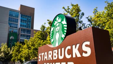 Starbucks elimina cientos de puestos de trabajo corporativos en su sede de Seattle