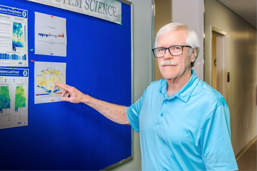 El científico climático John Christy, de la Universidad de Alabama en Huntsville, Alabama, el 12 de agosto de 2026. (JP Bond/The Epoch Times).
