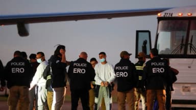 Primer vuelo de deportación a Haití tras suspensión del TPS incluyó pedófilos y narcotraficantes: DHS