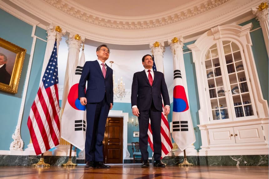 El secretario de Estado de EE. UU., Marco Rubio, se reúne con el ministro de Relaciones Exteriores de la República de Corea, Cho Hyun, en el Departamento de Estado, en Washington, el 3 de febrero de 2026. (Luke Johnson/Getty Images).