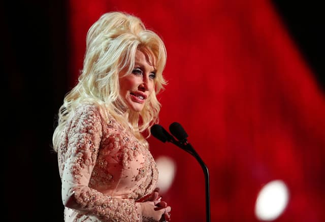 Dolly Parton durante la 23ª edición de los Premios del Sindicato de Actores de Cine (Screen Actors Guild Awards) en el Shrine Auditorium de Los Ángeles el 29 de enero de 2017. (Christopher Polk/Getty Images para TNT).