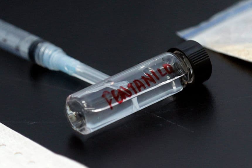 Autoridades mexicanas detuvieron a dos personas y decomisaron 18 kilogramos de fentanilo y heroína ocultos en un compartimento de un autobús de pasajeros en el norteño estado de Sonora, fronterizo con Estados Unidos, informó este miércoles el Gabinete de Seguridad. Fotografía de archivo. (EFE/ Mauricio Dueñas Castañeda)