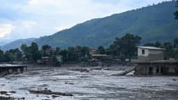 Inundación devastadora en frontera de Nepal y Tíbet deja 9 muertos y cientos de turistas desaparecidos
