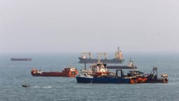 Trump dice que el transporte de petróleo a través del Estrecho de Ormuz está “funcionando”
