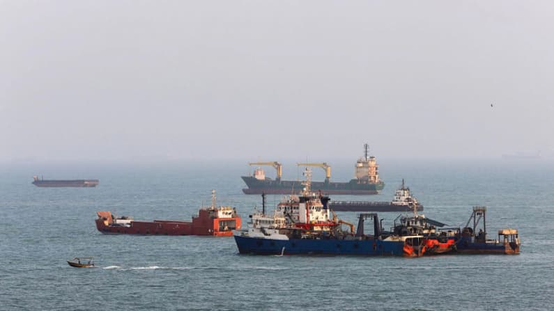 Trump dice que el transporte de petróleo a través del Estrecho de Ormuz está “funcionando”