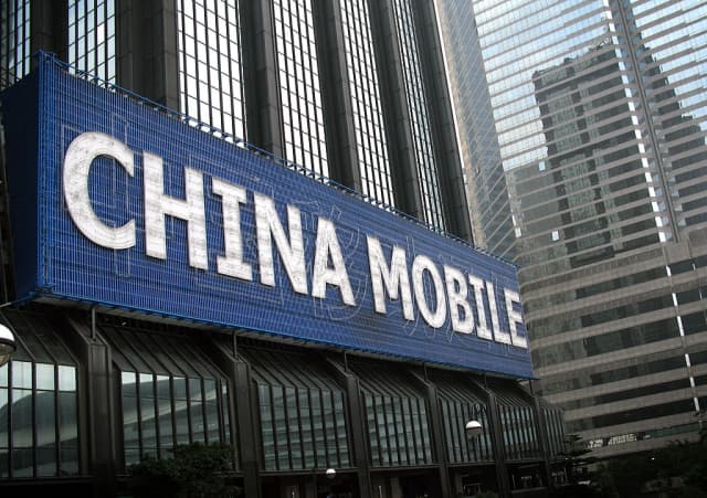 China Mobile Communications Group Co., una empresa estatal, se encuentra entre las compañías chinas que buscan agresivamente superar a Estados Unidos en el desarrollo de cables submarinos. (Daniel Sorabji/AFP vía Getty Images)