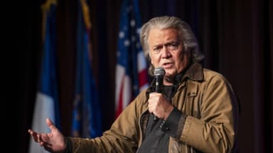 Juez bloquea solicitud del Departamento de Justicia para desestimar acusación contra Bannon