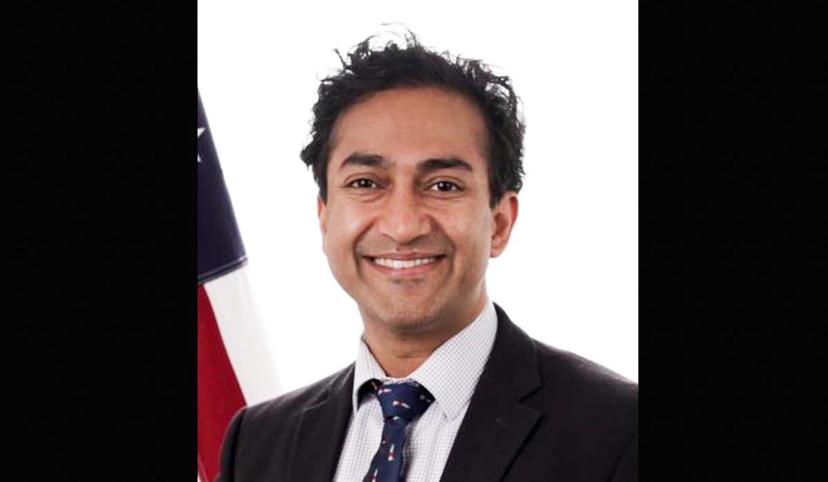 El Dr. Vinay Prasad, exdirector del Centro de Evaluación e Investigación de Productos Biológicos de la Administración de Alimentos y Medicamentos (FDA), en una fotografía sin fecha. (FDA vía The Epoch Times)