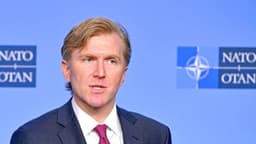 Subsecretario de Guerra de EE. UU. se reúne con aliados de la OTAN por revisión de postura europea