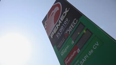 Pemex y la Unidad de Inteligencia Financiera de México firman acuerdo para combatir el huachicol