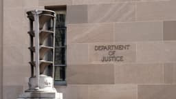 Abogados de DOJ dicen que prohibir el uso de ayuda federal para el culto viola la libertad religiosa