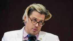 El comentarista de derecha Milo Yiannopoulos es deportado de EE. UU. al Reino Unido