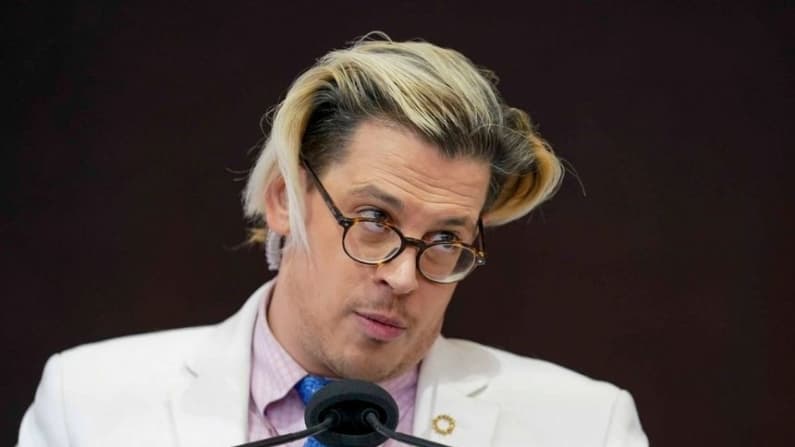 El comentarista de derecha Milo Yiannopoulos es deportado de EE. UU. al Reino Unido