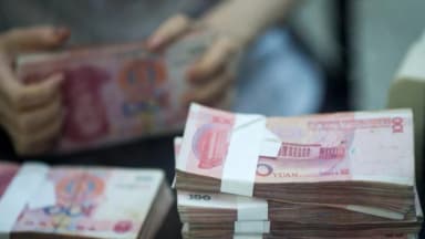 Gobiernos locales de China intensifican la recaudación de impuestos y los controles sociales tras problemas de liquidez
