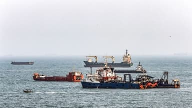 Fuerzas estadounidenses atacan dos lanzacohetes iraníes en una isla del estrecho de Ormuz
